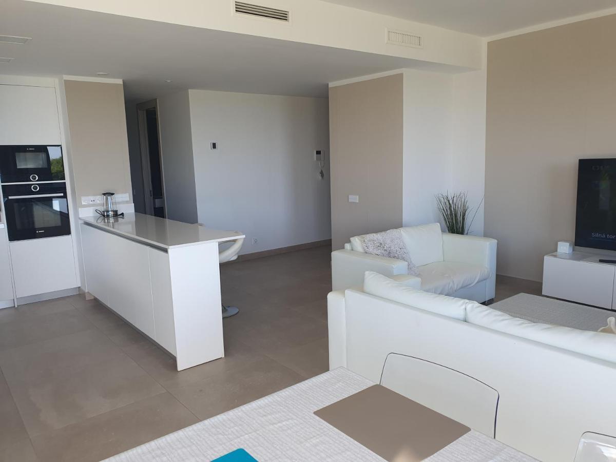 Luxury Beachfront Apartment With Pool, Sauna, Fitness And Gym In Province Malaga, Andalusia ミハス エクステリア 写真